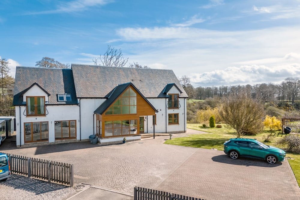 Four bedroom detached home in Pitempton Farm, Dundee.